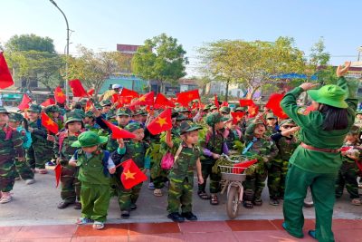 ĐONG ĐẦY CẢM XÚC VỚI HOẠT ĐỘNG TRẢI NGHIỆM BÉ TẬP LÀM CHIẾN SĨ TẠI TRƯỜNG MẦM NON HẢI TÂN